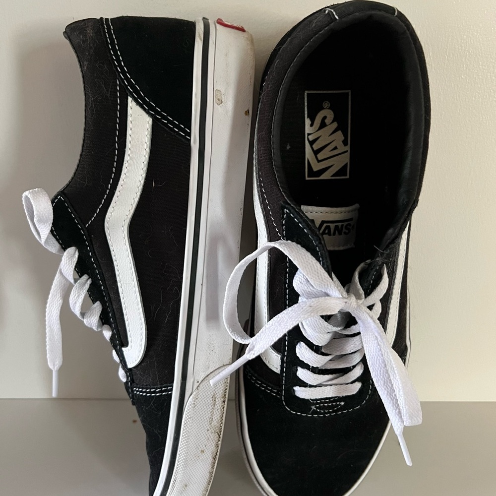 Vans Men's Classic Black and White Sneakers